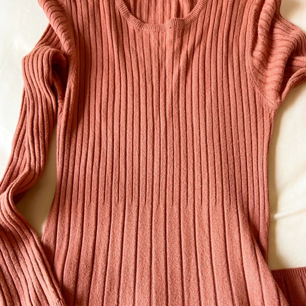 (btq) rust red ribbed long sleeve bodycon tie waist knit midi dress women’s sz M - Picture 7 of 10